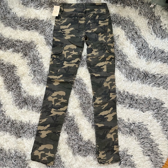 Forever21 Army Style Pants with Side Pockets - Size: XS - Picture 4 of 4